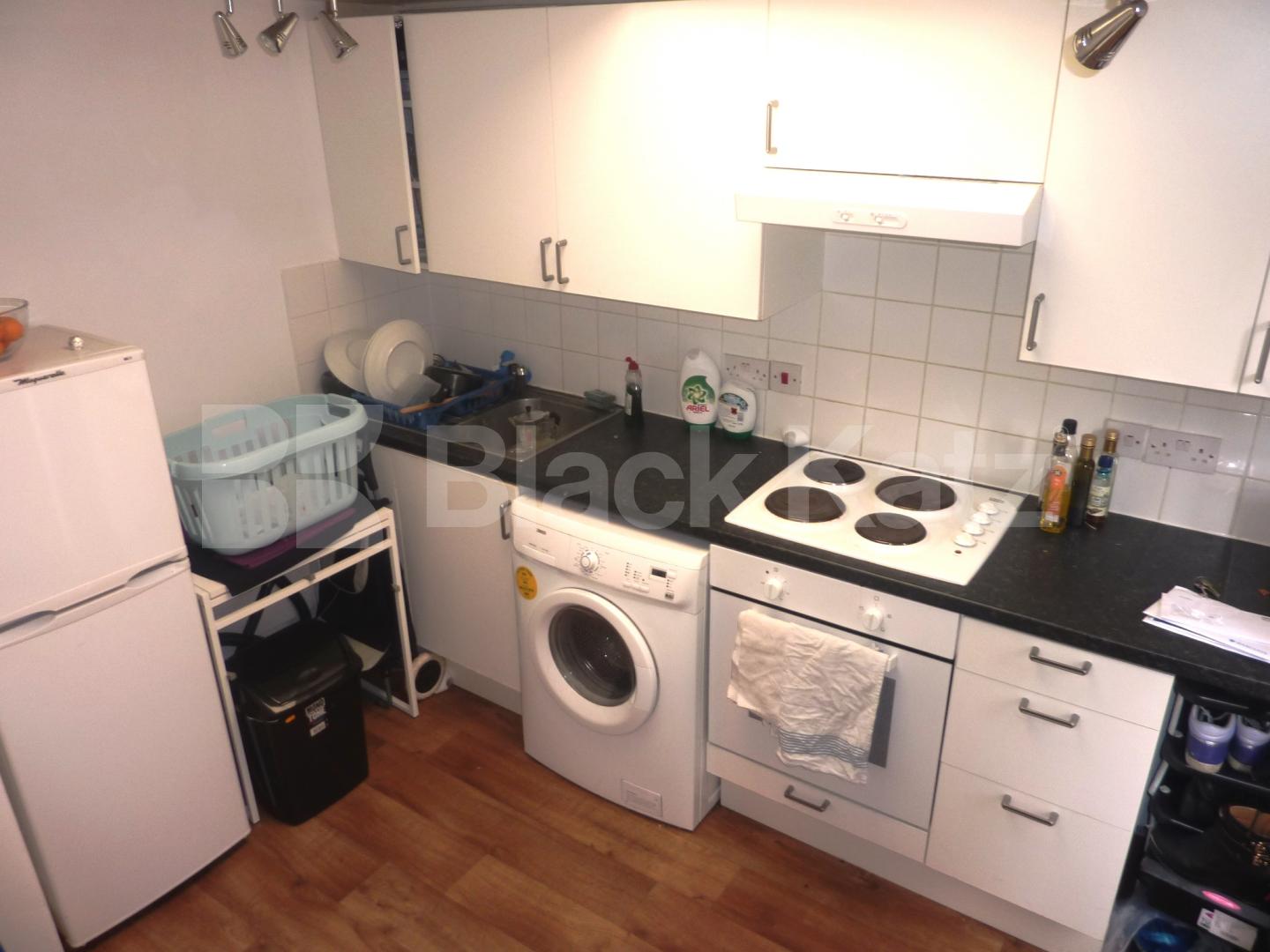 			NEW INSTRUCTION!, Studio Apartment, 1 bath, 1 reception Flat			 Carleton Road, TUFNELL PARK 